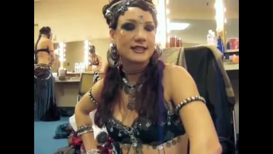 Gilded Serpent Backstage with Elizabeth Strong and the Bellydance Superstars 7331