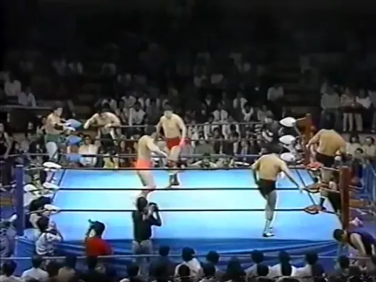 Kenta Kobashi, Mitsuharu Misawa & Toshiaki Kawada vs. Akira Taue, Jumbo Tsuruta & Masanobu Fuchi - 19.10.1990 (AJPW)