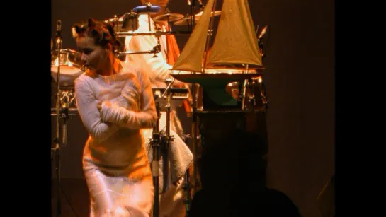 Björk - One Day - live at Royalty Theatre 1994 - Bjork