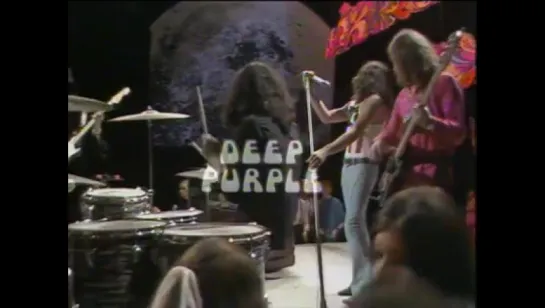 Deep Purples classic 1970 hit «BLACK NIGHT» on the BBC- Ian Gillan, Roger Glover, Ian Paice, Ritchie Blackmore and Jon Lord