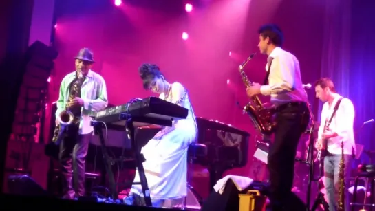 Keiko Matsui and Kirk Whalum perform a «Night With Cha Cha» on the Dave Koz Cruise.