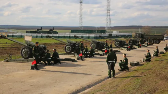 Тренировка салютного дивизиона ЮВО в Ростовской области