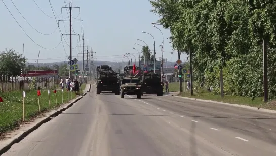 Первая тренировка механизированной колонны к параду в честь 75-летия Победы в Екатеринбурге