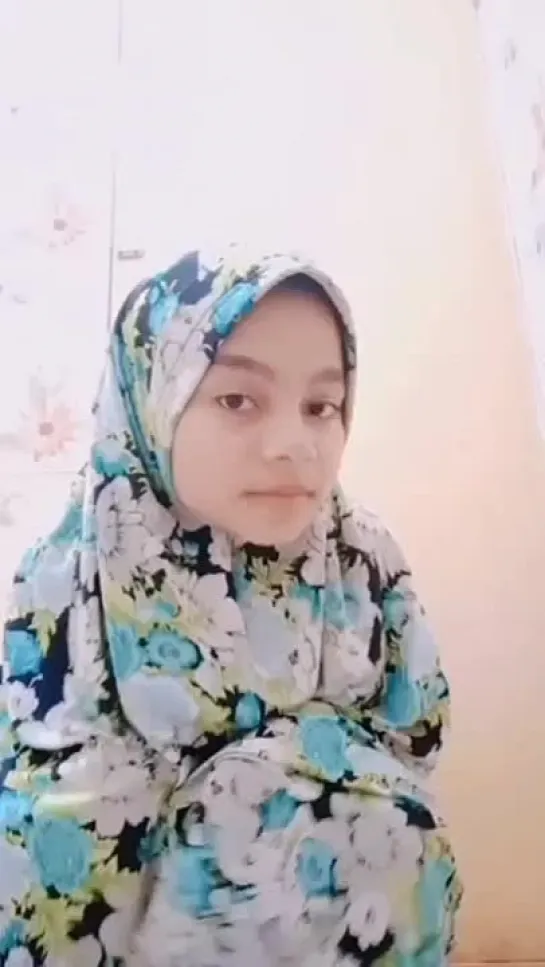 FITRI hijab tobrut POV kanan atau kiri cakep semua.mp4