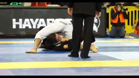 4. Dominique Bells Lapel Choke #ibjjfpan17 #bjjfreaks