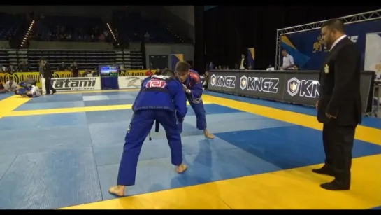 Alexandre De Souza Vieira vs Bruno Frazatto Xavier C. Barbosa #ibjjfpan17 #bjj_freaks