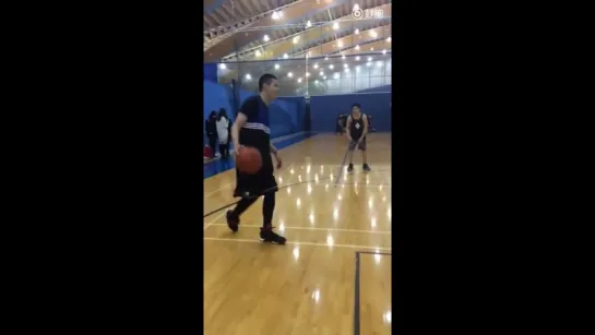 Kris Wu played basketball in Vancouver 160115