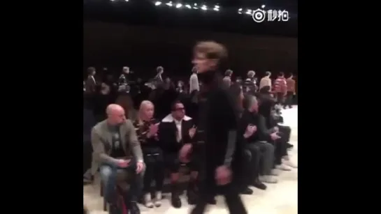 160111 Kris Wu Yi Fan leading final walk at Burberry Menswear Fashion Show