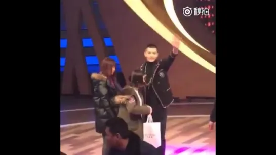 「FANCAM」160108 WuYiFan @ Jings talk show ending