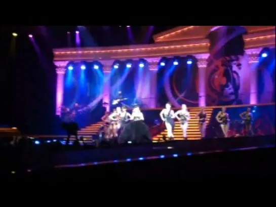 Spinning Around (Les Folies, Dublin 22.03.2011)