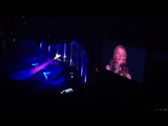 If You Don't Love Me (Les Folies, London 07.04.2011)