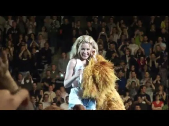 Better The Devil You Know, Come Into My World (Les Folies, Barcelona 12.03.2011)