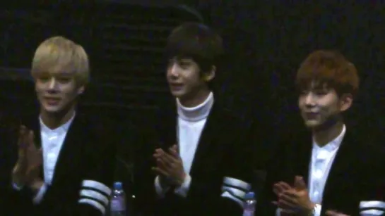 [FC|VK][14.11.2015] Monsta X Fansign pop-up store (Hyungwon)