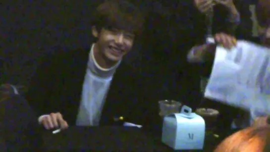 [FC|VK][14.11.2015] Monsta X Fansign pop-up store (Hyungwon)