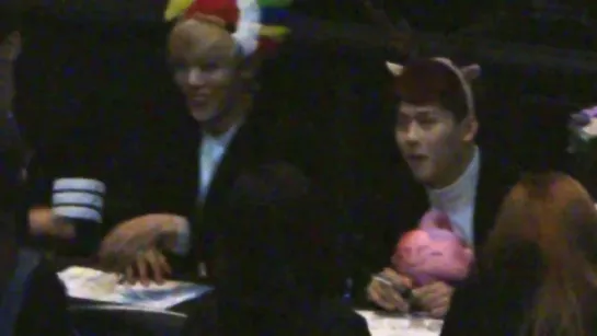 [FC|VK][14.11.2015] Monsta X Fansign pop-up store (Minhyuk, Jooheon)