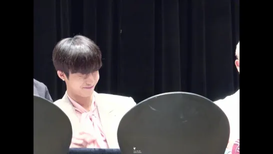 [Fancam][02.04.2017] Incheon Fansign (Hyungwon)