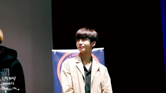 [Fancam][16.04.2017] Yoido Fansign (Hyungwon)