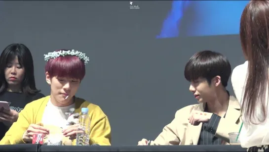 [Fancam][16.04.2017] Yoido Fansign (Hyungwon)