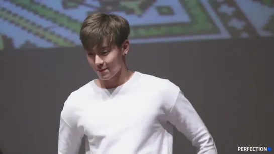 [Fancam][16.04.2017] Yoido Fansign (Shownu)