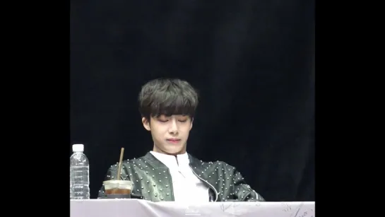 [Fancam][22.04.2017] Gwangju Fansign (Hyungwon)