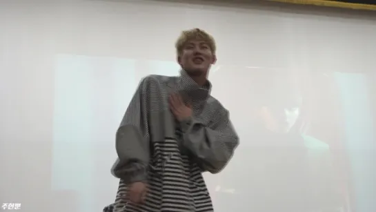 [Fancam][23.04.2017] Suwon Fansign (Jooheon)