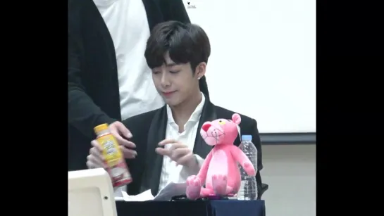 [Fancam][07.05.2017]  Nowon Fansign (Hyungwon)