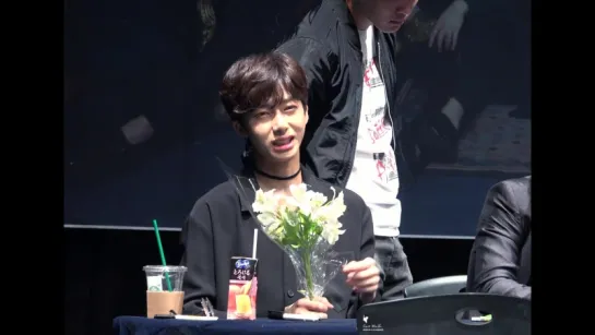 [Fancam][13.05.2017] Gangnam Fansign (Hyungwon)