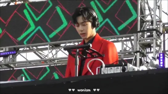 [Fancam][10.06.2017] H.One (Hyungwon)  - Beautiful remix @ Ultra Korea 2017