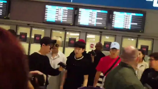 [Fancam][08.08.2017] Airport Charles de Gaulle (CDG)