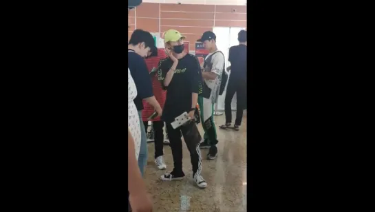 [Fancam][14.08.2017] Monsta X Airport in Moscow