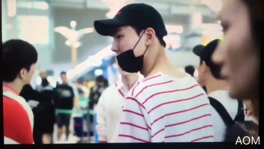 [Fancam][10.09.2017]Airport Incheon (Shownu)