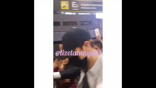 [Fancam][16.09.2017] Airport in Mexico