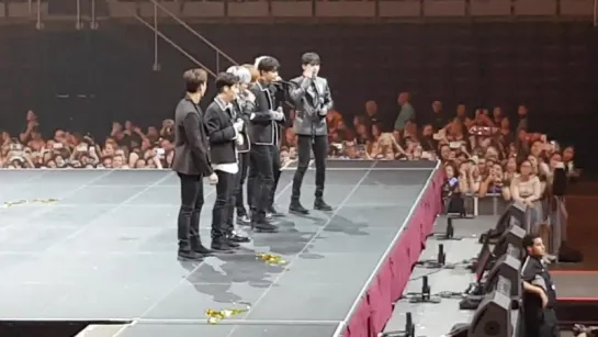 [Fancam][23.09.2017]  KCON 2017 in Australia ( propose to fan girl )