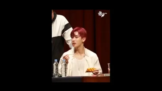 [Fancam][10.11.2017] Aladin fansign (Wonho)