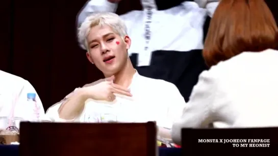 [Fancam][10.11.2017] Aladin fansign (Jooheon)