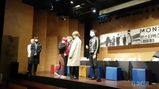 [Fancam][18.11.2017] fansign in Dong Seoul Art Hall