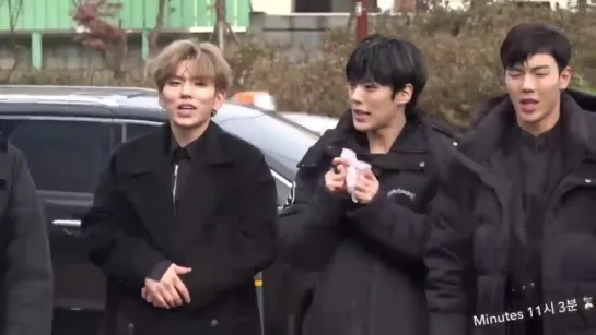 [Fancam][25.11.2017] mini-fanmeeting  on Music Core  (Minhyuk)