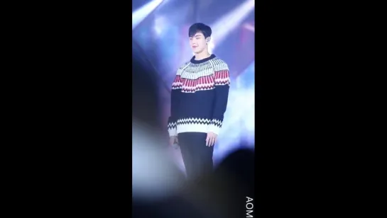 [Fancam][16.12.2017] Jeju Love Sharing K-Pop Concert (Shownu focus)