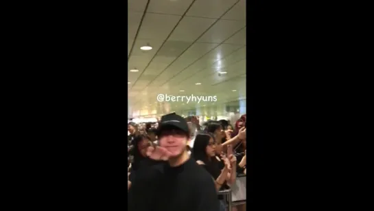 [Fancam][01.03.2018] Airport Singapore