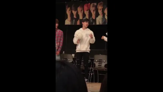 [Fancam][12.05.2018] fansign in Incheon