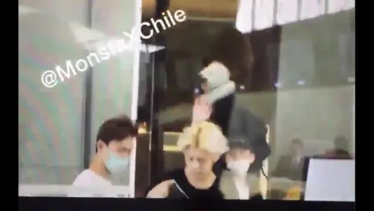 [Fancam][11.08.2018] Airport in Chile (Santiago)