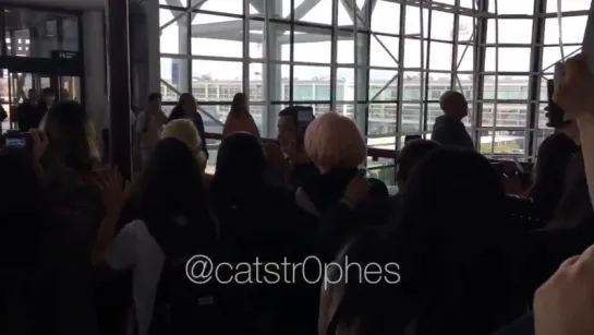 [Fancam][11.08.2018] Airport in Chile (Santiago)