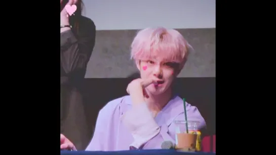 [Fancam][29.04.2018]   fansign in Blue Square Hall