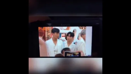 [Fancam][31.08.2018] V HEARTBEAT fansign in Vietnam (IM)