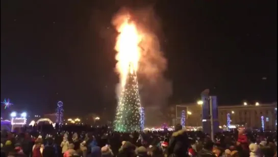 🎄🔥 Вот так в Южно-Сахалинске встречали Новый Год )))