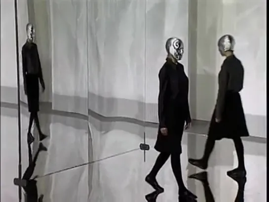 Hussein Chalayan F/W 1998 Panoramic