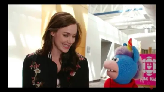 Gary the Unicorn Hugs Tessa Virtue | CBC Kids