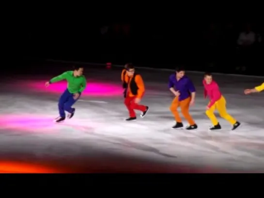 2014 Stars on Ice Five male skaters