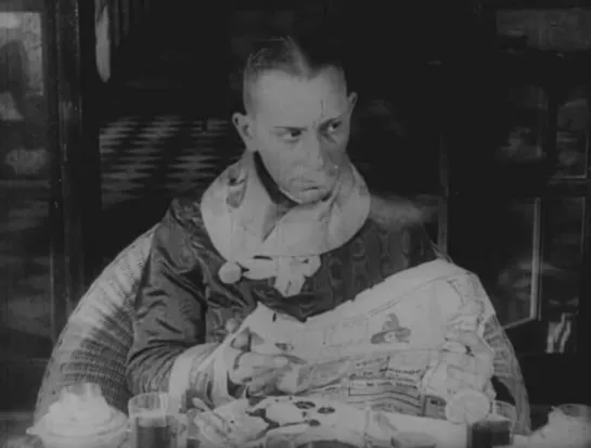 ГЛУПЫЕ ЖЕНЫ (1922) - триллер, драма. Эрих фон Штрогейм 1080p