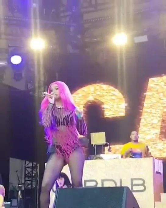 Cardi B - Live at «Field Day», New Zealand, 2/01/19